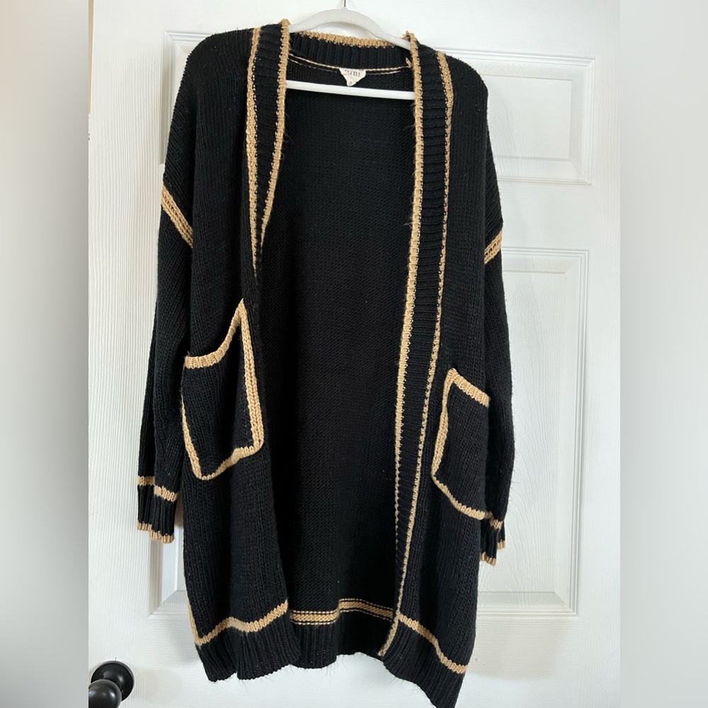 Oversized Black and Tan Pebby Forevee knit cardigan, very comfortable